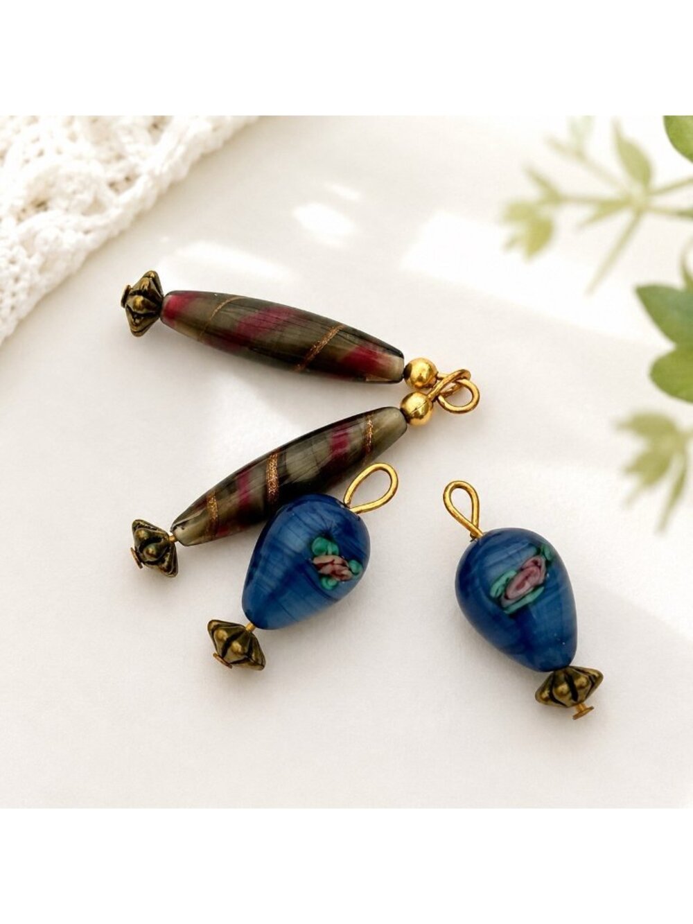 Lot of 4 Vintage Glass Beads Pendants Floral Cottagecore Gray Purple Goldtone